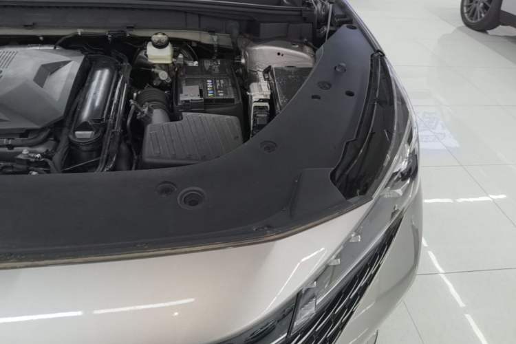 Used Roewe RX5 2023 1.5T Elite Edition Engine Bay Left
