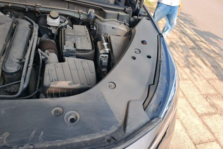 Used Roewe RX5 2023 1.5T Elite Edition Engine Bay Left