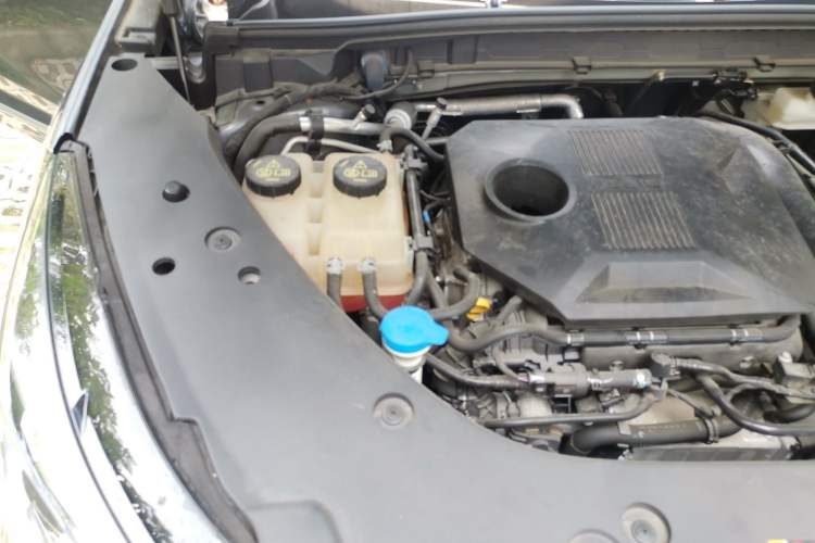 Used Roewe RX5 2023 1.5T Luxury Sliding-Screen Version Engine Bay Right