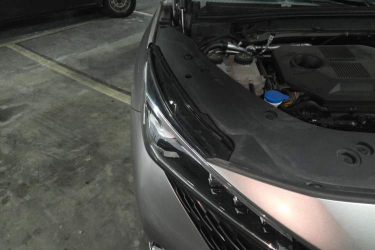 Used Roewe RX5 2023 1.5T Elite Edition Engine Bay Right