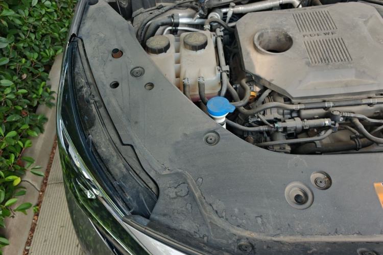 Used Roewe RX5 2023 1.5T Elite Edition Engine Bay Right