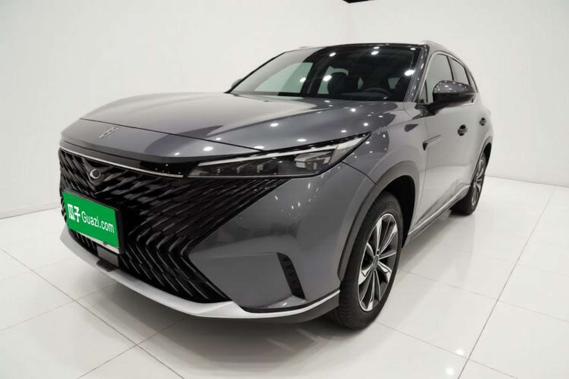 Used Roewe RX5 2023 1.5T Elite Edition Front Left 45 Deg