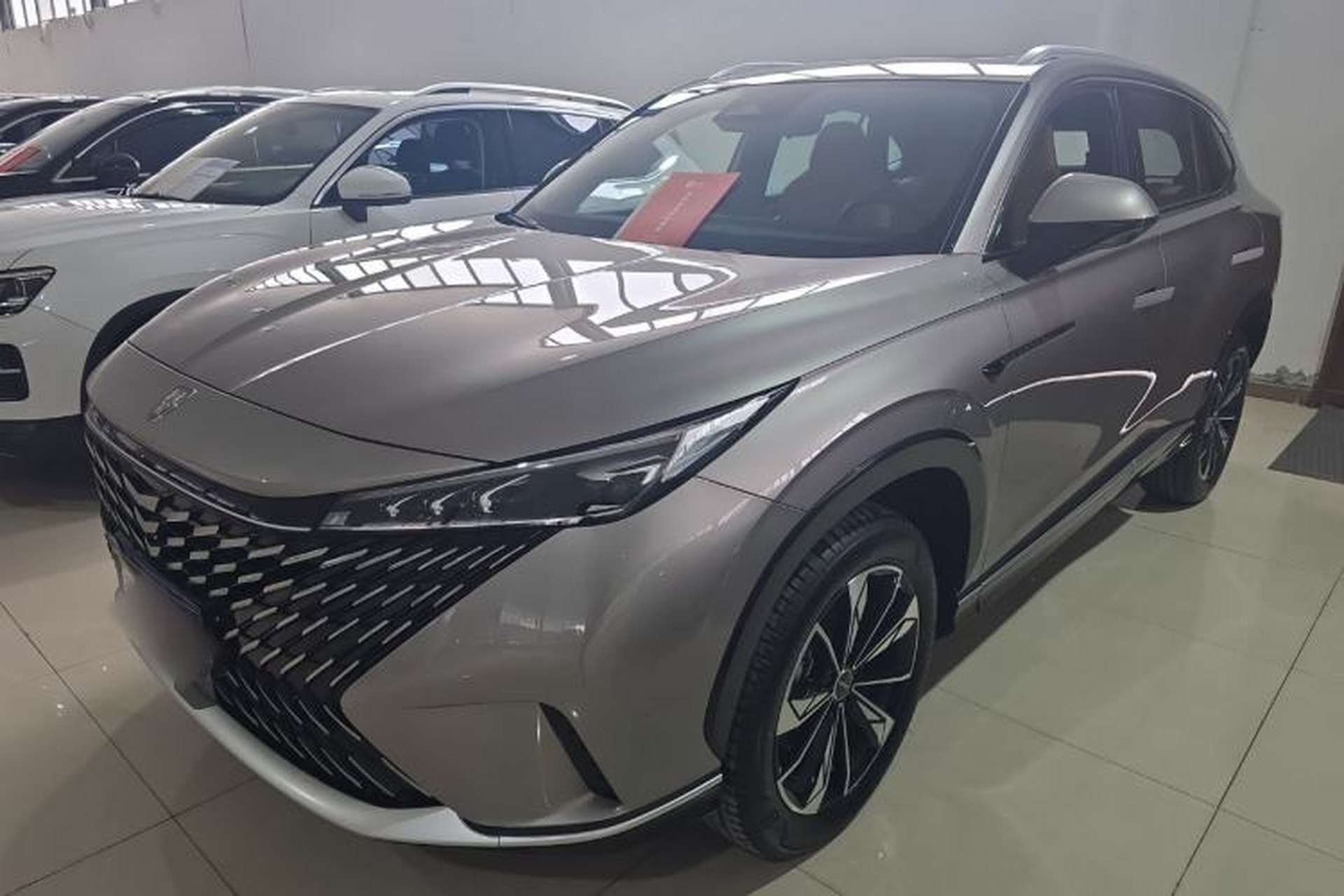 Used Roewe RX5 2023 1.5T Elite Edition Front Left 45 Deg