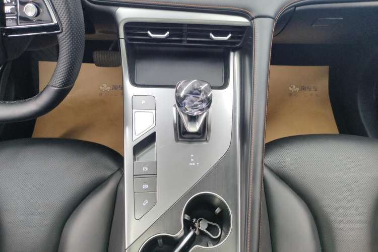 Used Roewe RX5 2023 1.5T Luxury Sliding-Screen Version Gear Lever