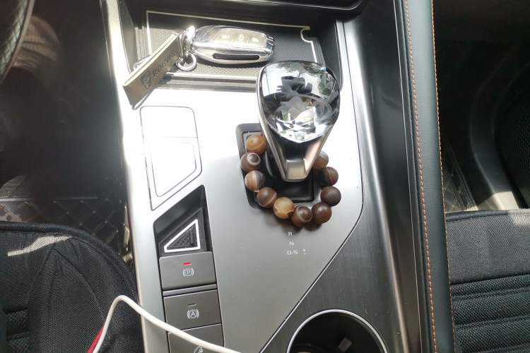 Used Roewe RX5 2023 1.5T Luxury Sliding-Screen Version Gear Lever