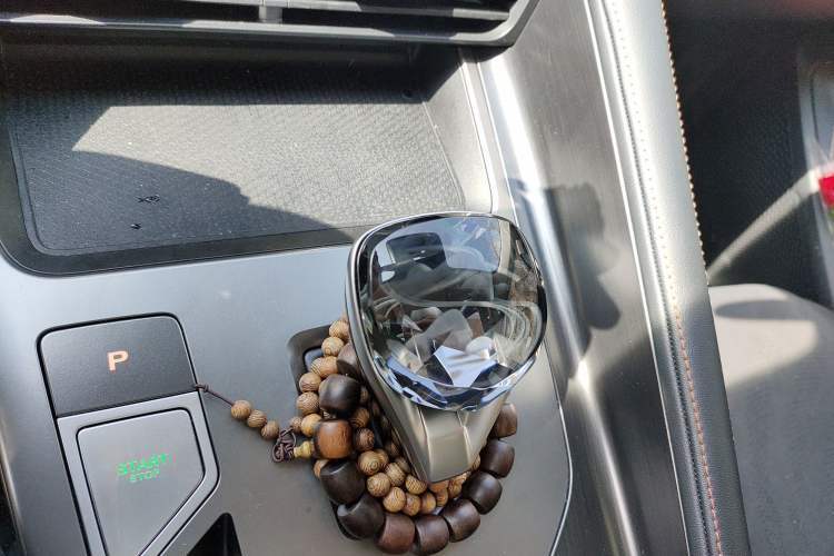 Used Roewe RX5 2023 1.5T Elite Edition Gear Lever