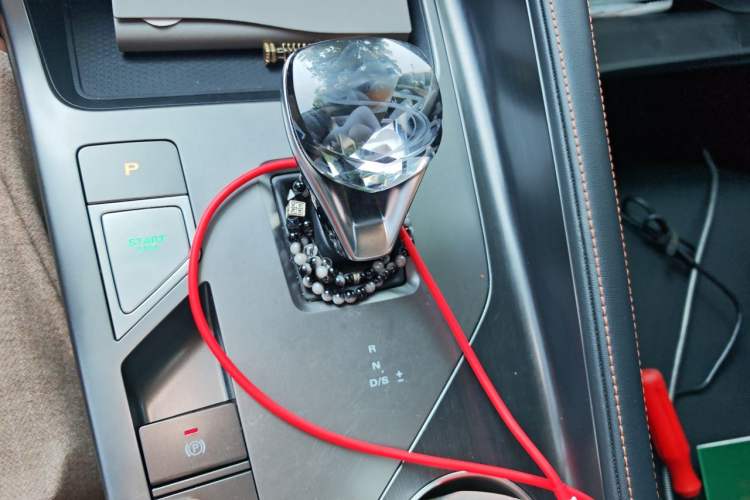 Used Roewe RX5 2023 1.5T Elite Edition Gear Lever
