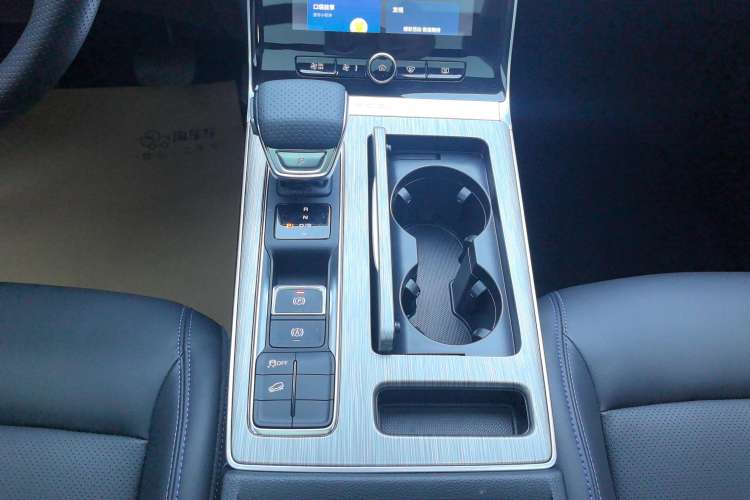Used Roewe RX5 2023 PLUS 330TGI Automatic Trendsetting Smart Edition Gear Lever