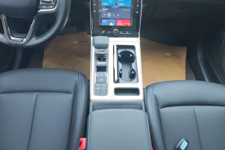 Used Roewe RX5 2023 PLUS 330TGI Automatic Trendsetting Smart Edition Gear Lever