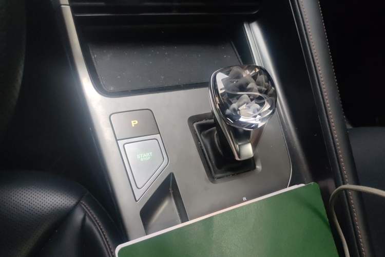 Used Roewe RX5 2023 1.5T Luxury Sliding-Screen Version Gear Lever
