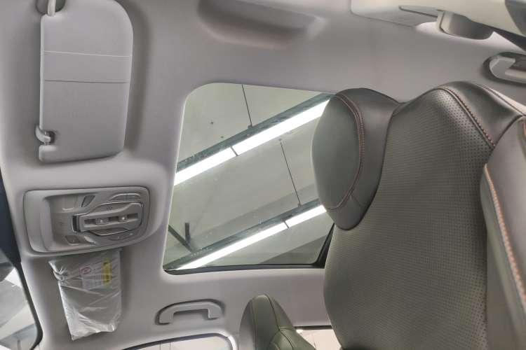 Used Roewe RX5 2023 1.5T Luxury Sliding-Screen Version Headliner