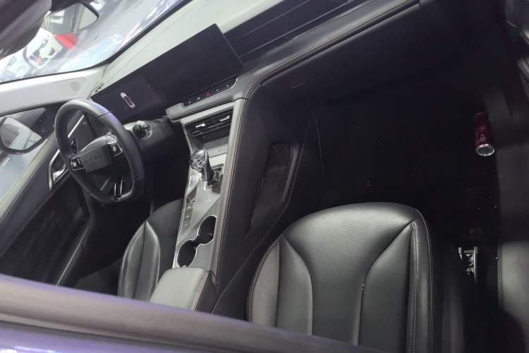 Used Roewe RX5 2023 1.5T Elite Edition Interior 4