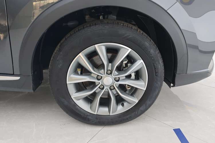 Used Roewe RX5 2023 PLUS 330TGI Automatic Trendsetting Smart Edition Left Front Wheel Hub