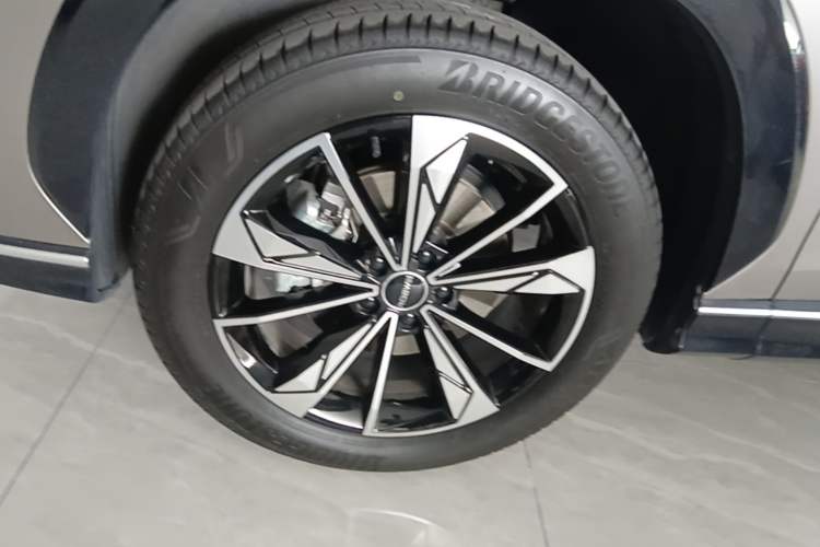 Used Roewe RX5 2023 1.5T Elite Edition Left Front Wheel Hub
