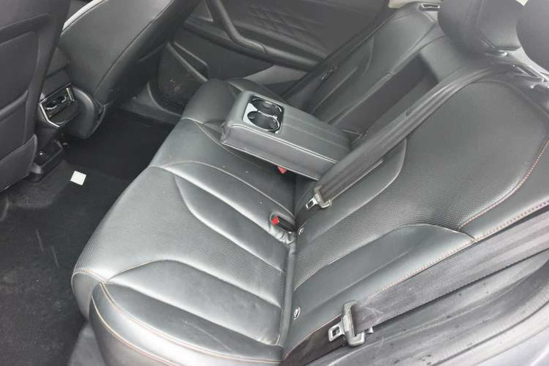 Used Roewe RX5 2023 1.5T Luxury Sliding-Screen Version Left Rear Seat