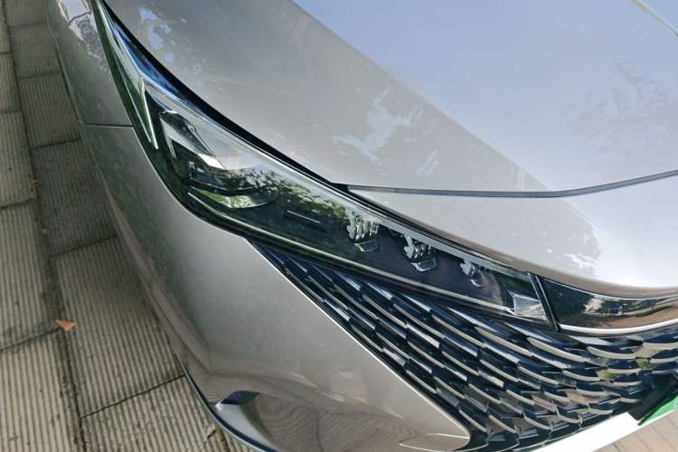 Used Roewe RX5 2023 1.5T Elite Edition Right Front Headlight