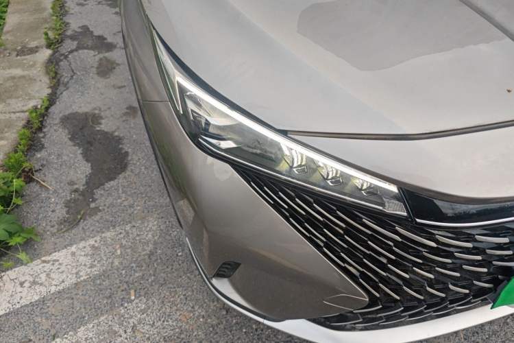 Used Roewe RX5 2023 PLUS 330TGI Automatic Trendsetting Smart Edition Right Front Headlight