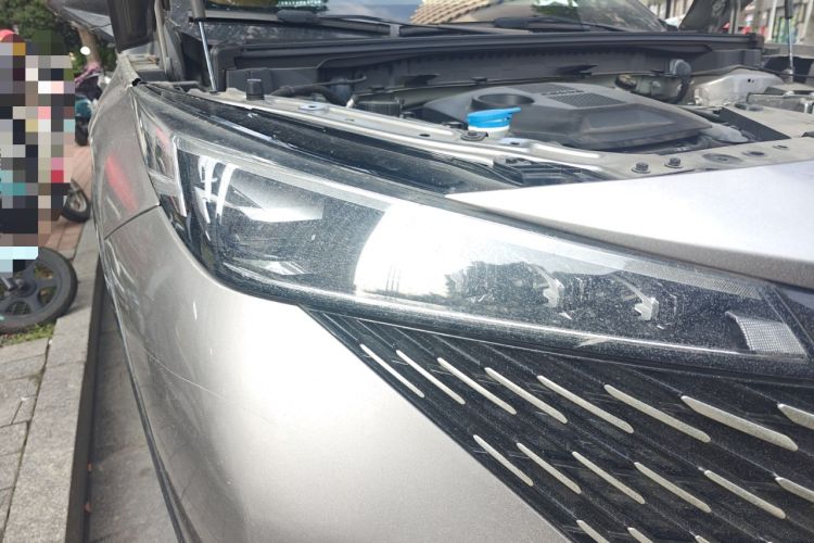 Used Roewe RX5 2023 1.5T Luxury Sliding-Screen Version Right Front Headlight