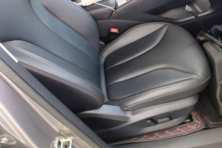 Used Roewe RX5 2023 1.5T Luxury Sliding-Screen Version Right Front Seat