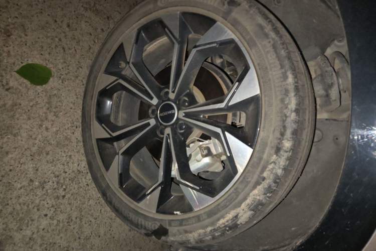 Used Roewe RX5 2023 1.5T Prestige Sliding-Screen Version Right Front Wheel Hub