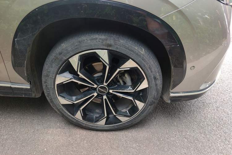 Used Roewe RX5 2023 1.5T Flagship Intelligent Driving Edition Right Front Wheel Hub