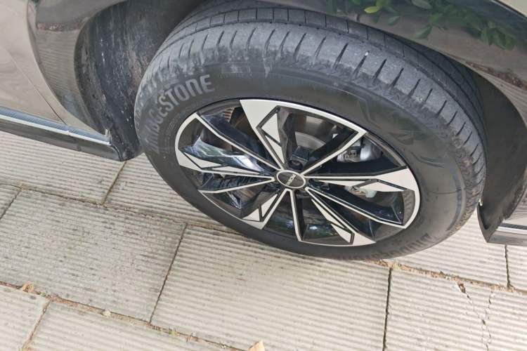 Used Roewe RX5 2023 1.5T Elite Edition Right Front Wheel Hub