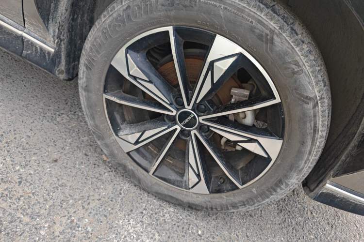 Used Roewe RX5 2023 PLUS 330TGI Automatic Trendsetting Smart Edition Right Front Wheel Hub