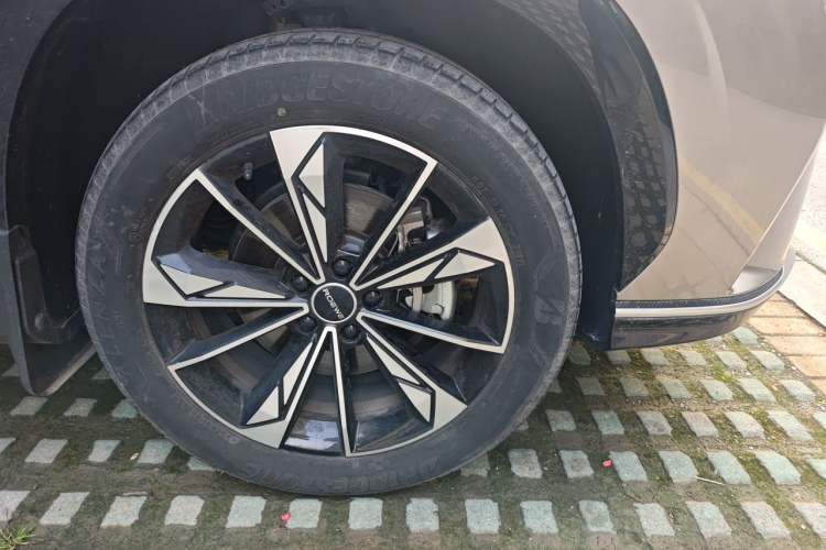 Used Roewe RX5 2023 1.5T Elite Edition Right Front Wheel Hub