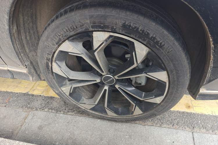 Used Roewe RX5 2023 1.5T Luxury Sliding-Screen Version Right Front Wheel Hub