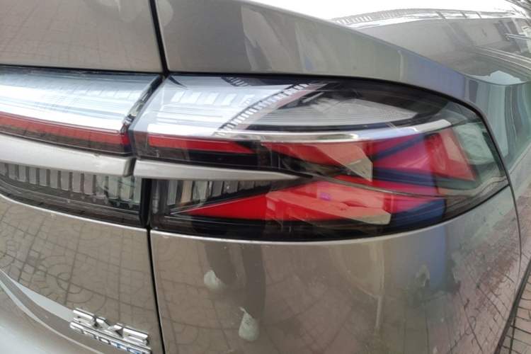Used Roewe RX5 2023 1.5T Elite Edition Right Rear Taillight