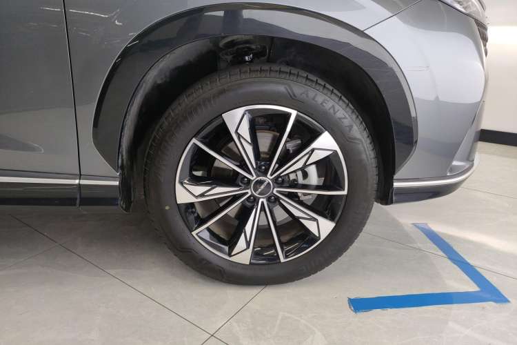 Used Roewe RX5 2023 1.5T Luxury Sliding-Screen Version Right Rear Wheel Hub