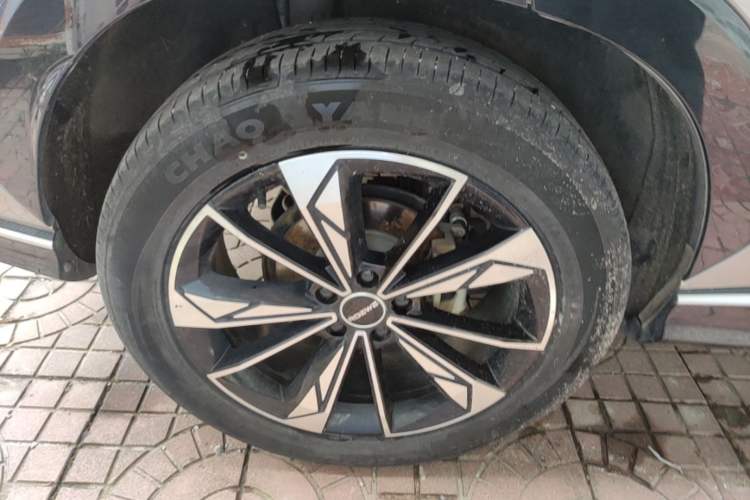 Used Roewe RX5 2023 1.5T Elite Edition Right Rear Wheel Hub