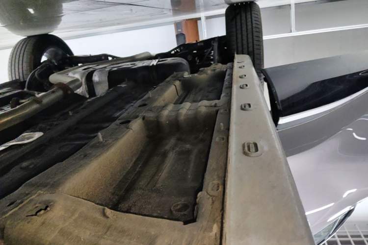 Used Roewe RX5 2023 1.5T Elite Edition Right Side Sill