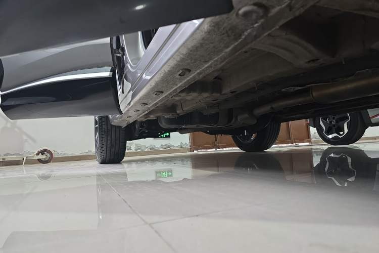 Used Roewe RX5 2023 1.5T Elite Edition Right Side Sill