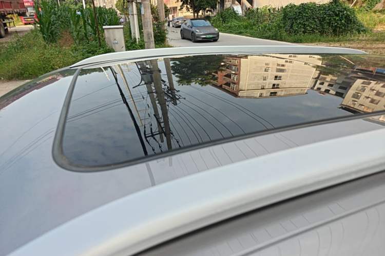 Used Roewe RX5 2023 1.5T Comfort Edition Roof