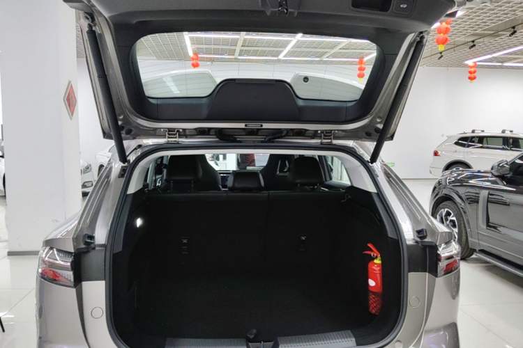 Used Roewe RX5 2023 1.5T Elite Edition Trunk