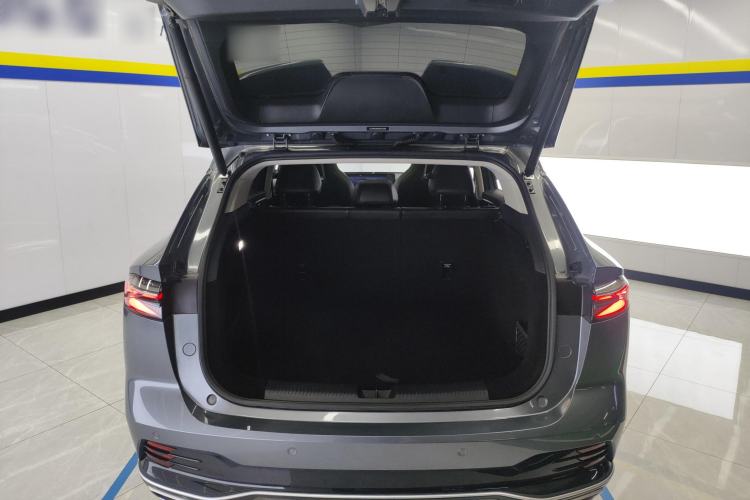 Used Roewe RX5 2023 1.5T Luxury Sliding-Screen Version Trunk