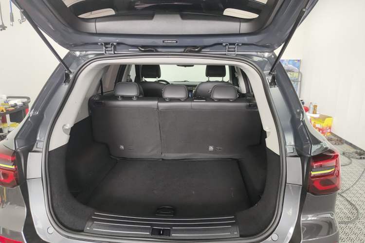 Used Roewe RX5 2023 PLUS 330TGI Automatic Trendsetting Smart Edition Trunk