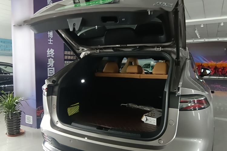 Used Roewe RX5 2023 1.5T Elite Edition Trunk