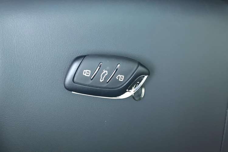 Used Roewe RX5 2023 PLUS 330TGI Automatic Trendsetting Smart Edition Vehicle Key