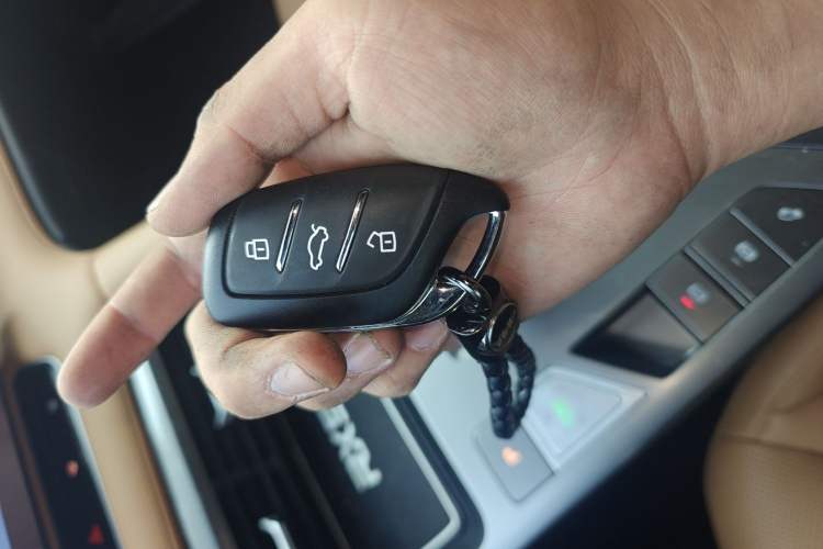 Used Roewe RX5 2023 1.5T Luxury Sliding-Screen Version Vehicle Key