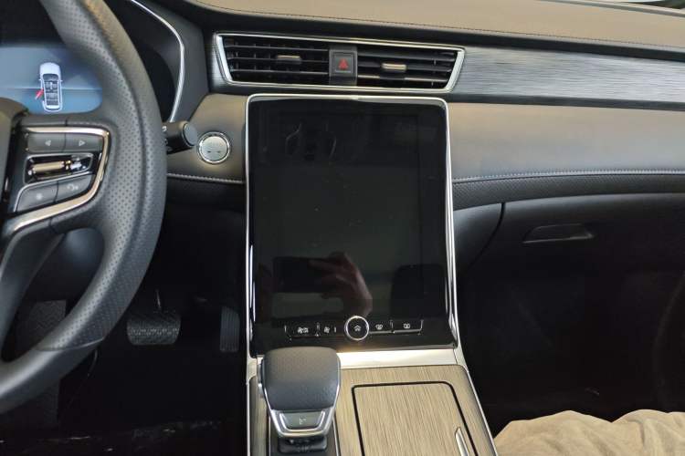 Used Roewe RX5 2023 PLUS 330TGI Automatic Trendsetting Smart Edition Audio And AC Panel