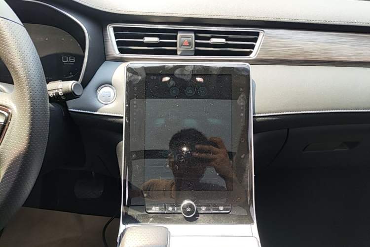 Used Roewe RX5 2023 PLUS 330TGI Automatic Trendsetting Smart Edition Audio And AC Panel