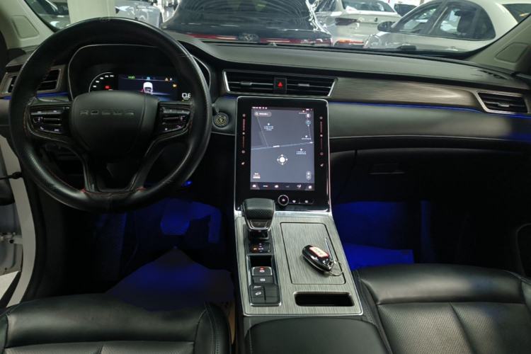 Used Roewe RX5 2023 PLUS 330TGI Automatic Trendsetting Smart Edition Center Console