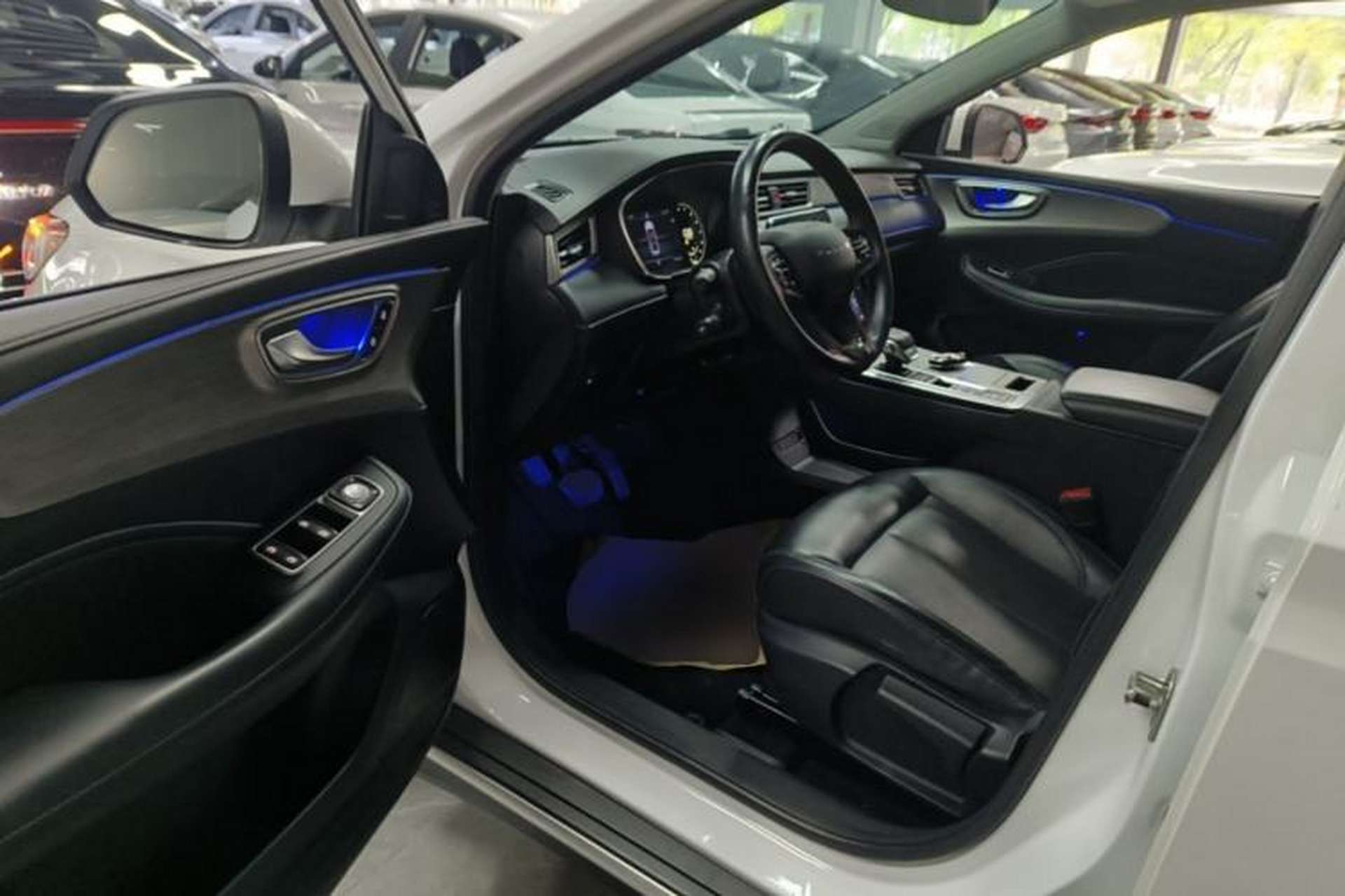 Used Roewe RX5 2023 PLUS 330TGI Automatic Trendsetting Smart Edition Driver Seat