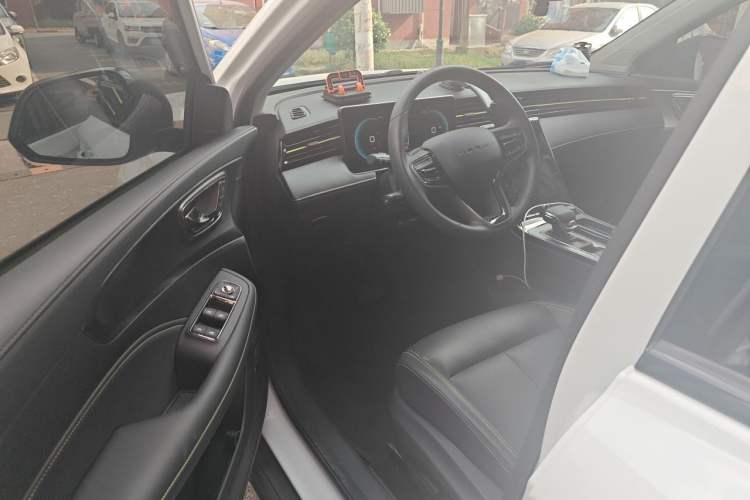 Used Roewe RX5 2023 PLUS 330TGI Automatic Trendsetting Smart Edition Driver Seat