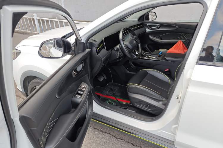 Used Roewe RX5 2023 PLUS 330TGI Automatic Trendsetting Smart Edition Driver Seat