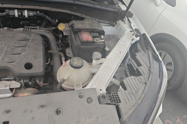 Used Roewe RX5 2023 PLUS 330TGI Automatic Trendsetting Smart Edition Engine Bay Left
