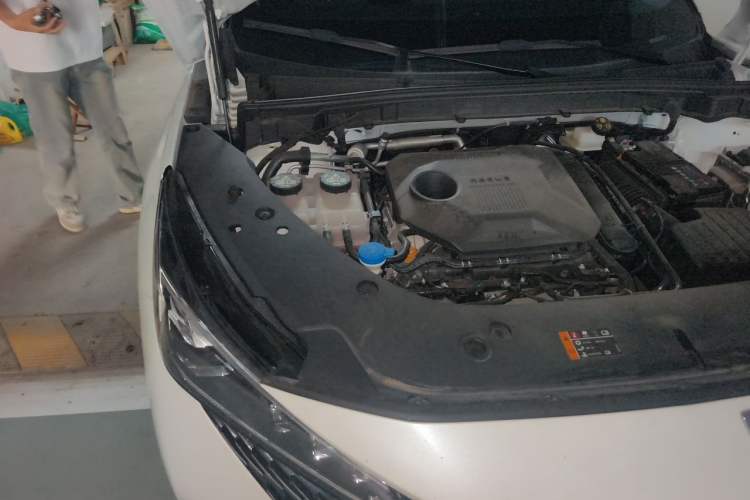 Used Roewe RX5 2023 1.5T Elite Edition Engine Bay Right