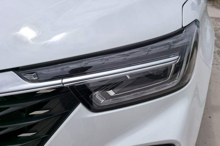Used Roewe RX5 2023 PLUS 330TGI Automatic Trendsetting Smart Edition Exterior 7